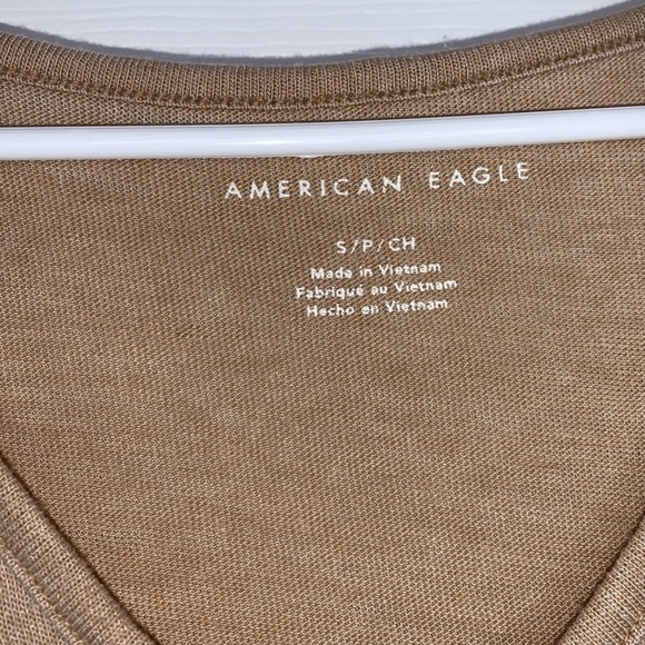 American Eagle lettuce trim brown tee - Picture 2 of 4